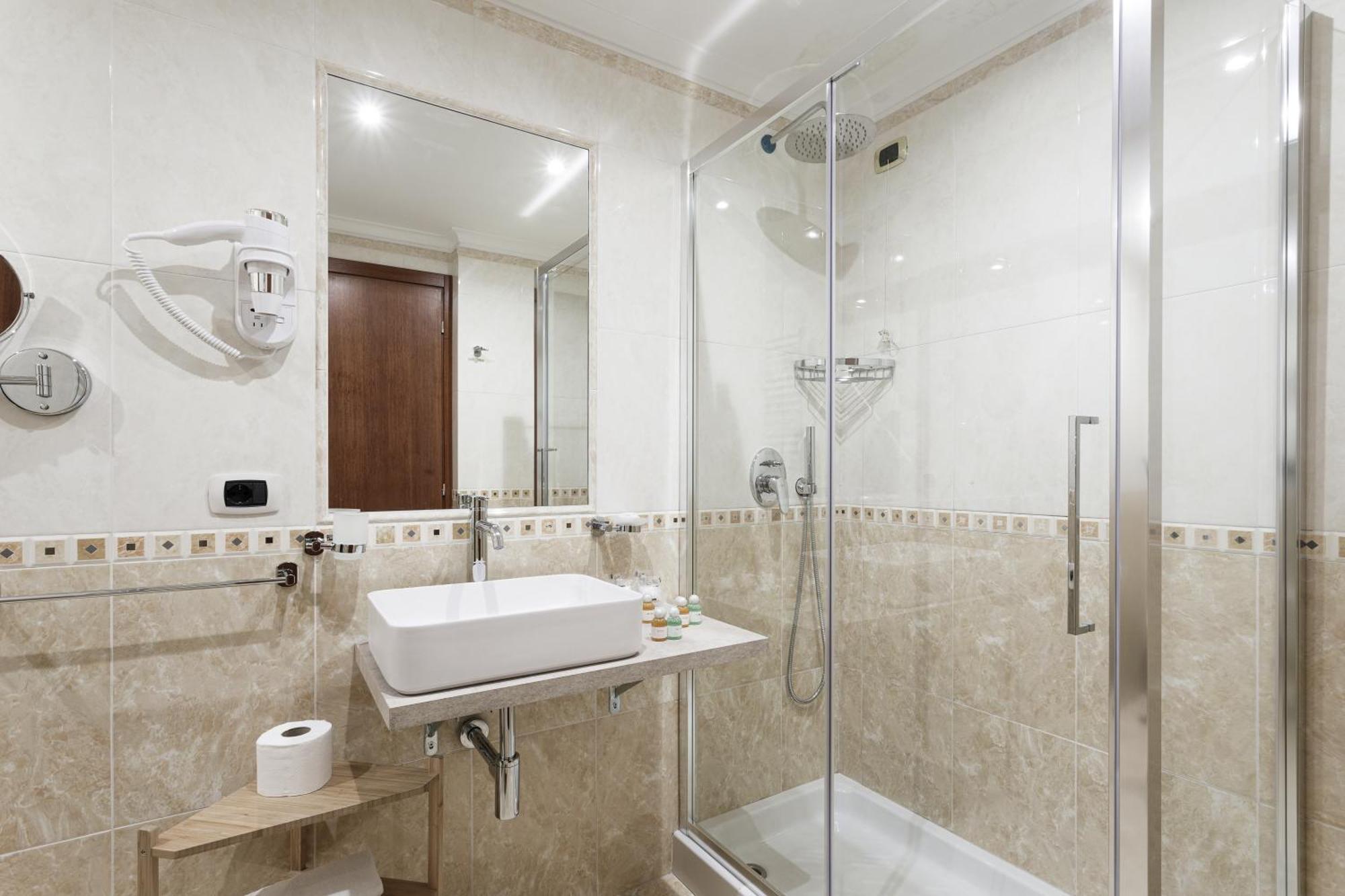 Esposizione Luxury 3* Roma