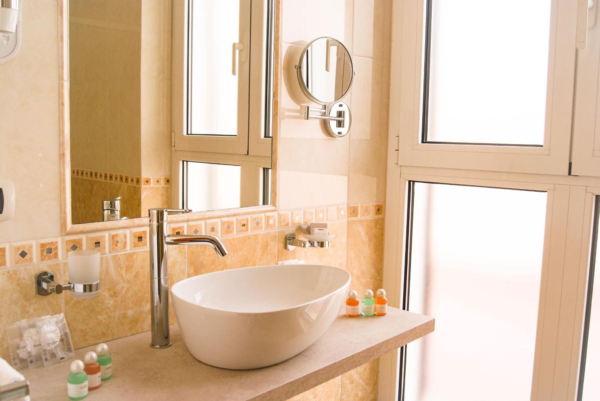 Esposizione Luxury Hotel Roma