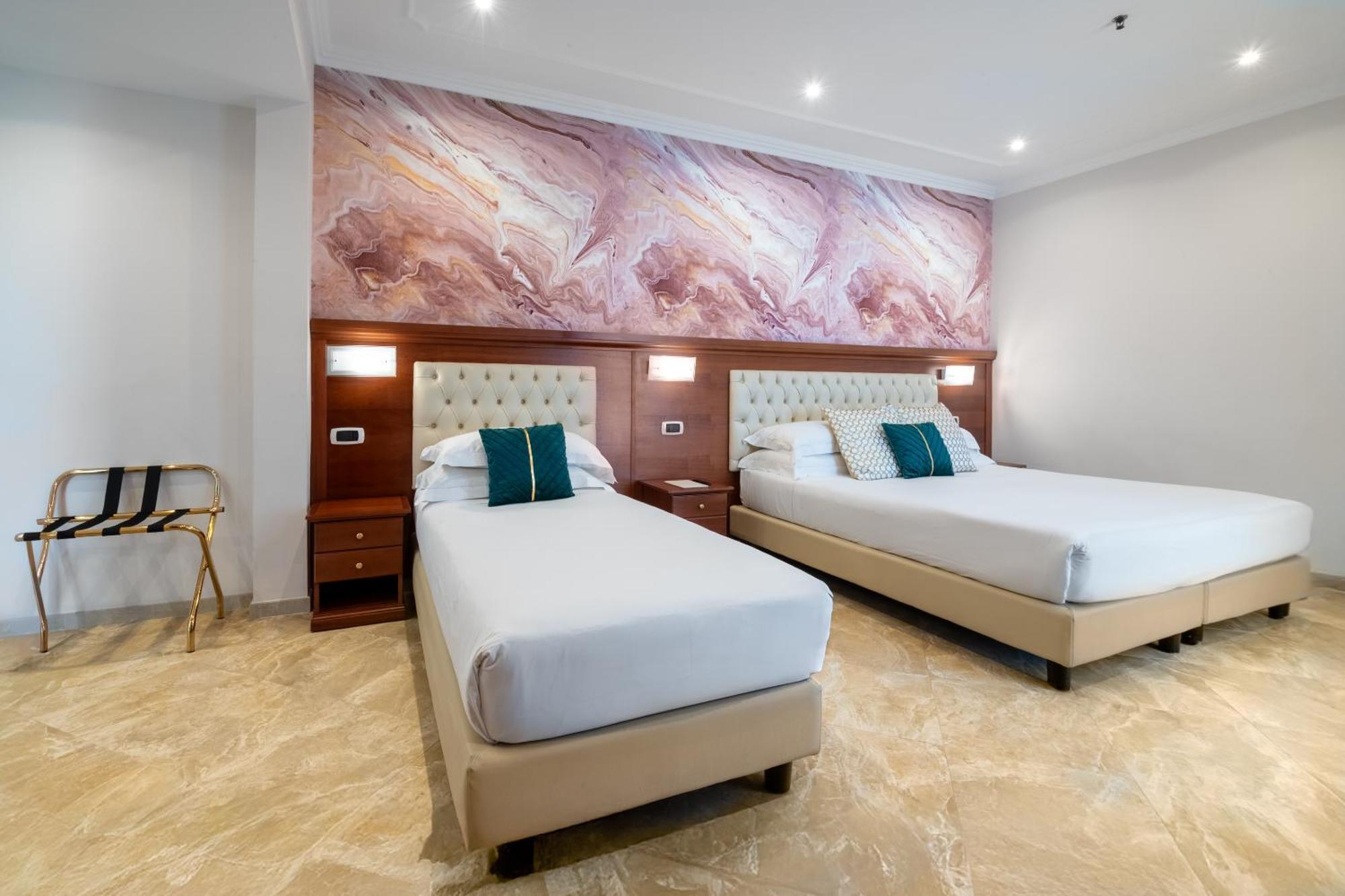 Esposizione Luxury Hotel 3*